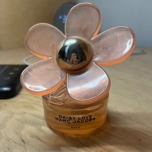Marc Jacob’s limited edition daisy